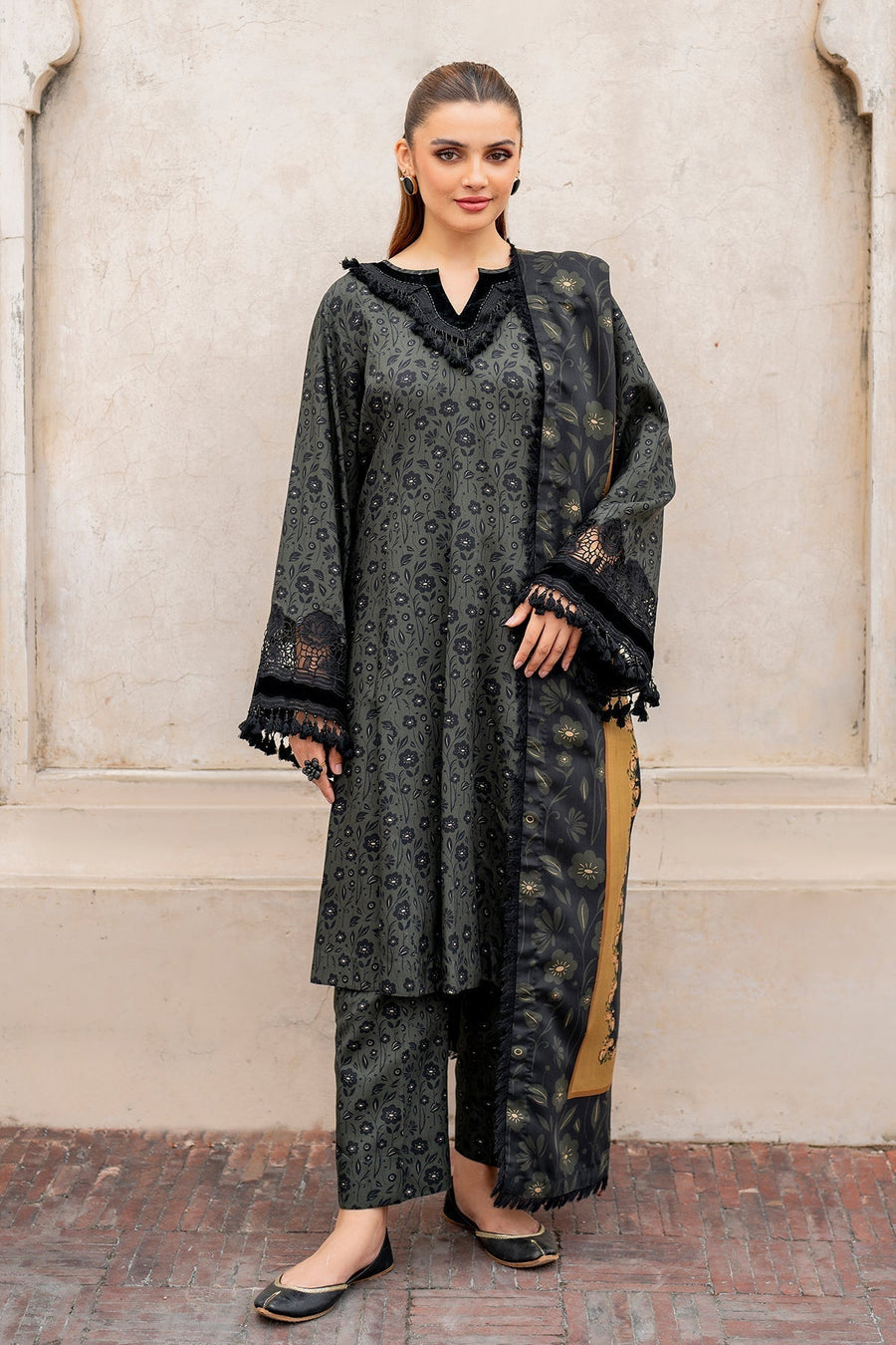 BAROQUE 3PC KARANDI PRINTED SHIRT WITH KARANDI PRINTED DUAPTTA AND TROUSER-831