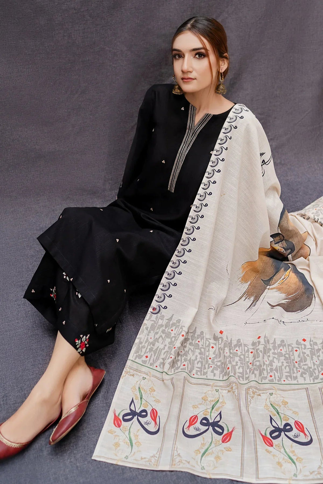 URGE LAWN 3PC EMBROIDERED WITH DIGITAL PRINTED DUPATTA-1026